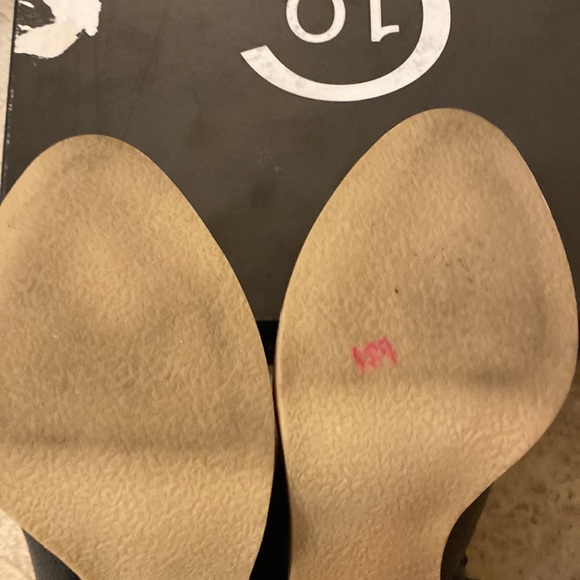 10 CROSBY DEREK LAM heeled ankle booties in Black Size 9 - Picture 6 of 7